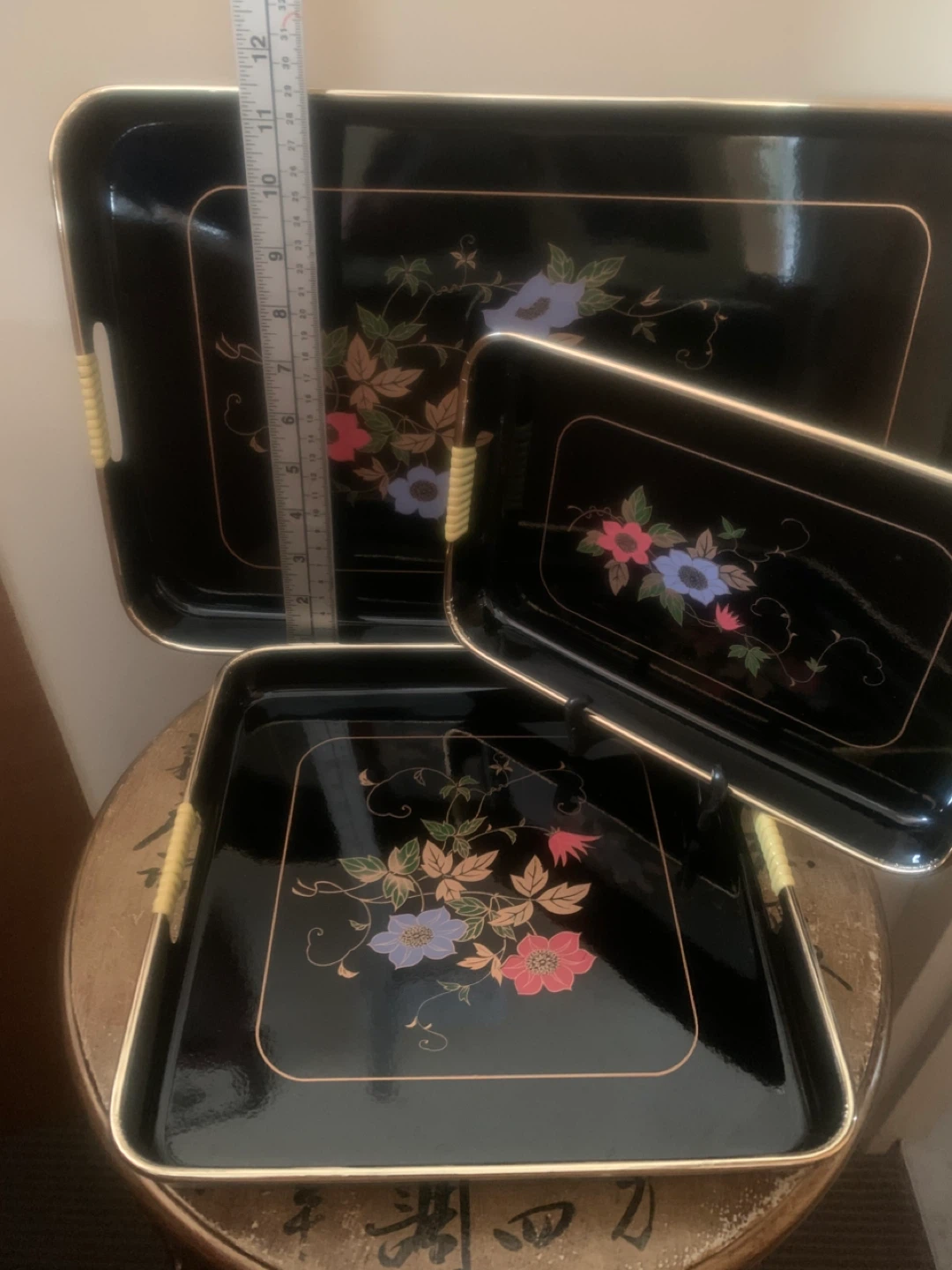 Vintage Black Lacquer Floral Serving Trays 3 PC Set - photo 3
