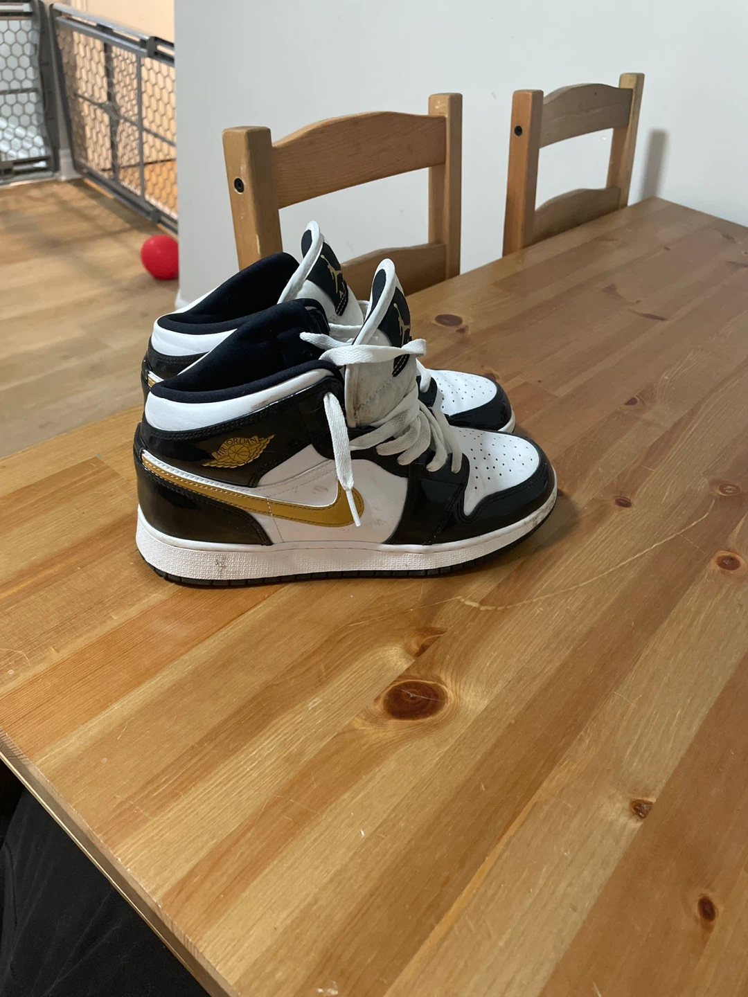 Air Jordan 1 Mid SE 'Black Gold' Sneakers - photo 4