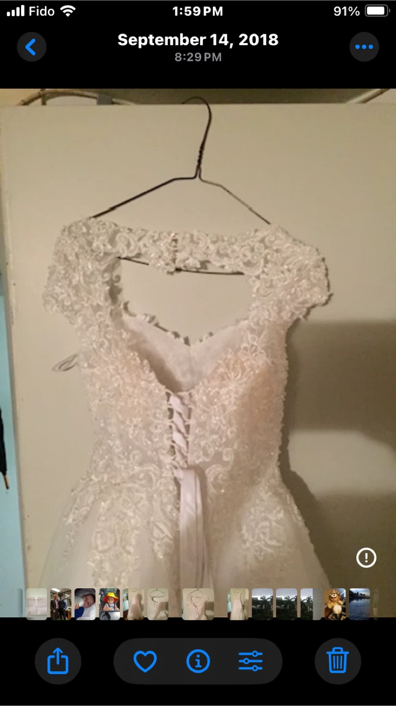 White Lace Wedding Dress - photo 2