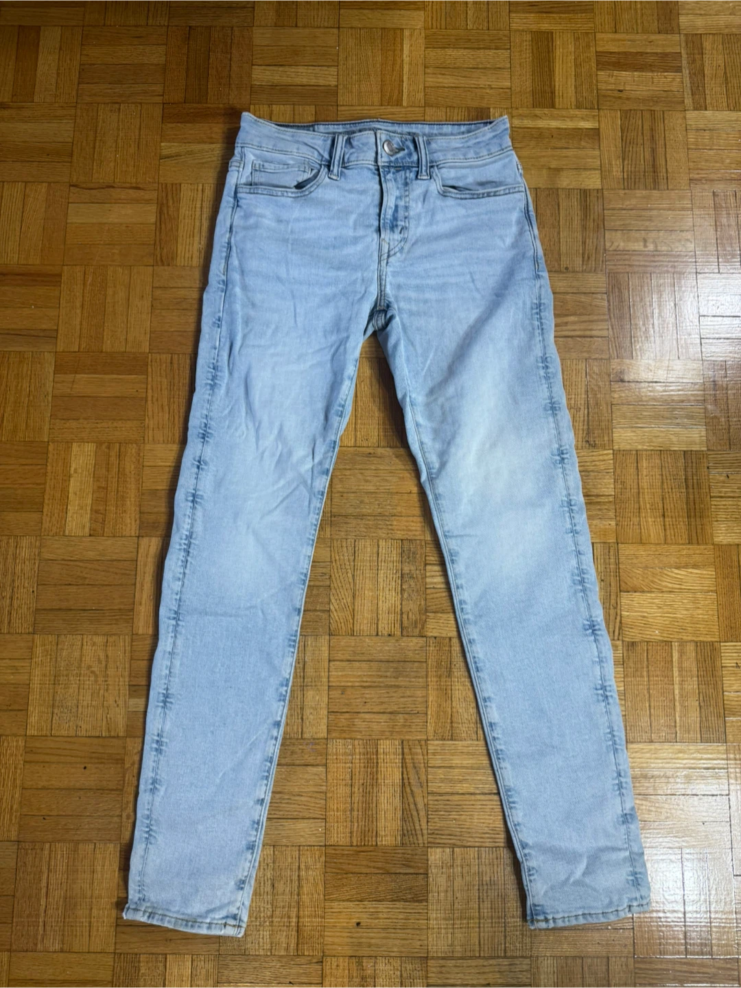 American Eagle Men’s Light Wash Jeans