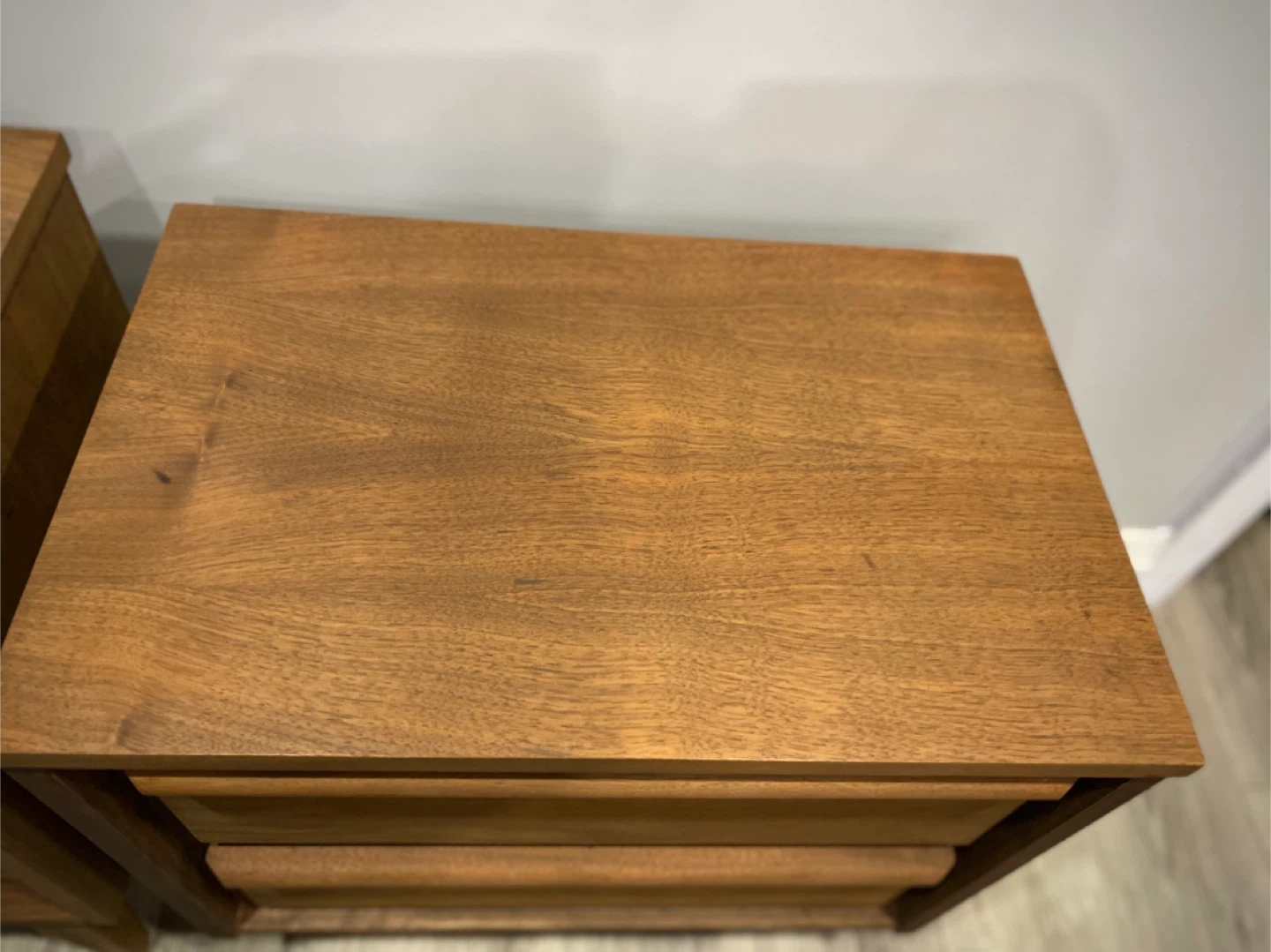 ✨ Mid-Century Modern Walnut Nightstands – Matching Set✨ - photo 5