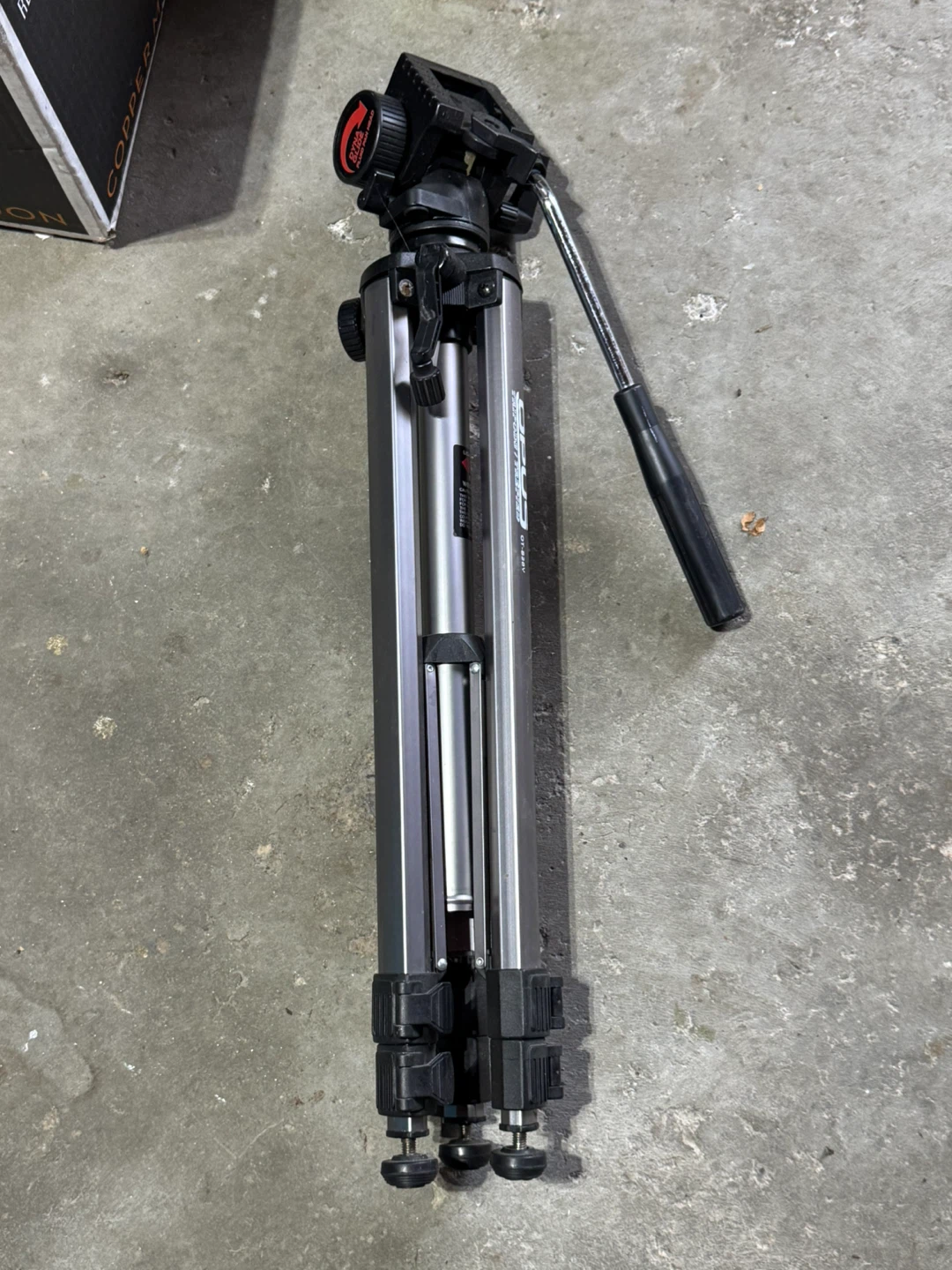 Opus Tripod with Dyna-Glide Fluid Pan Head - photo 2