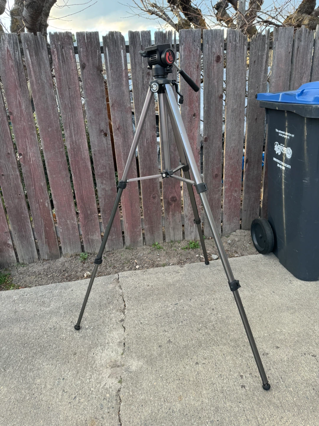 Opus Tripod with Dyna-Glide Fluid Pan Head