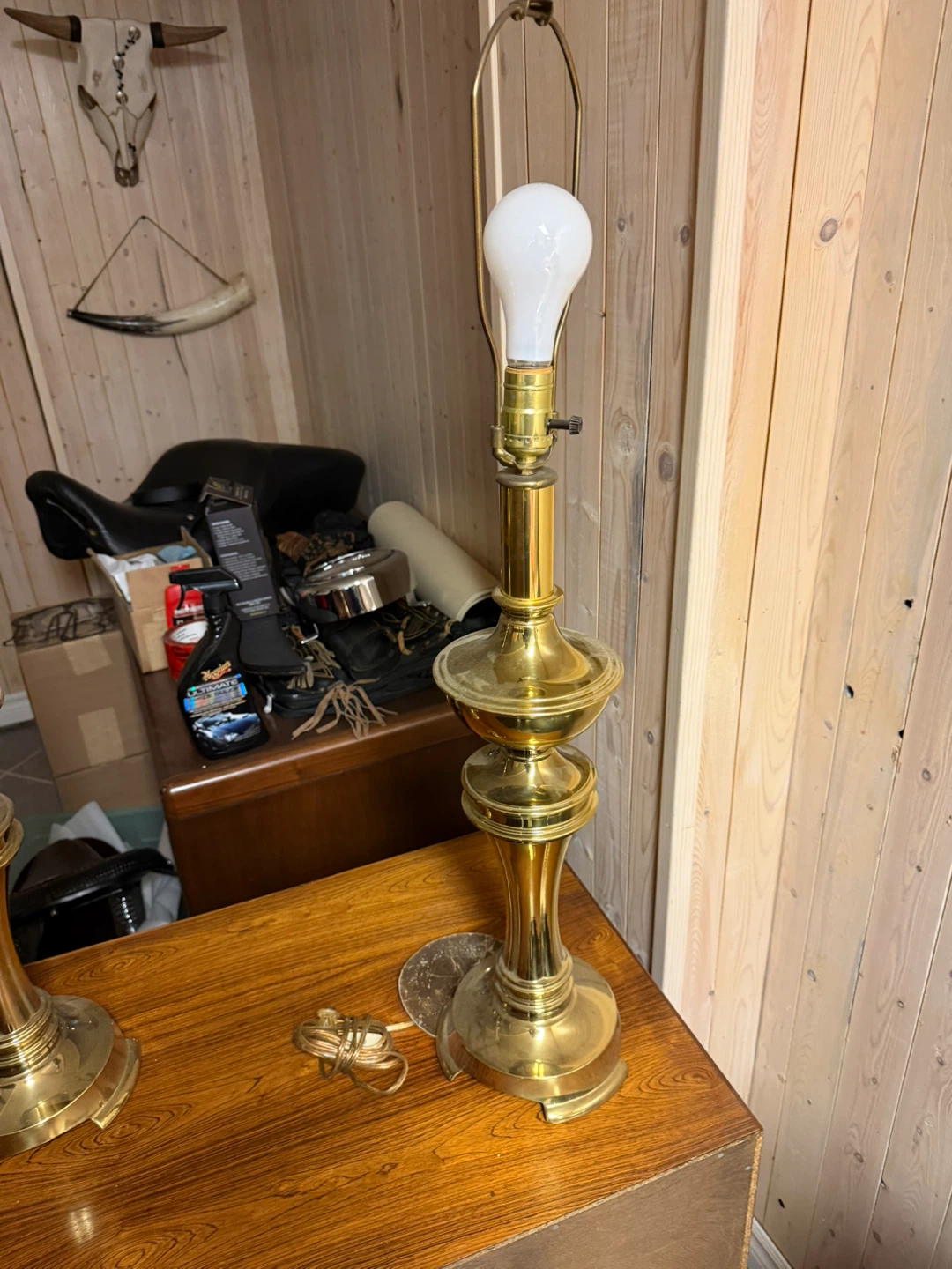 Pair of Vintage Brass Table Lamps with Cream Pleated Shades - photo 3