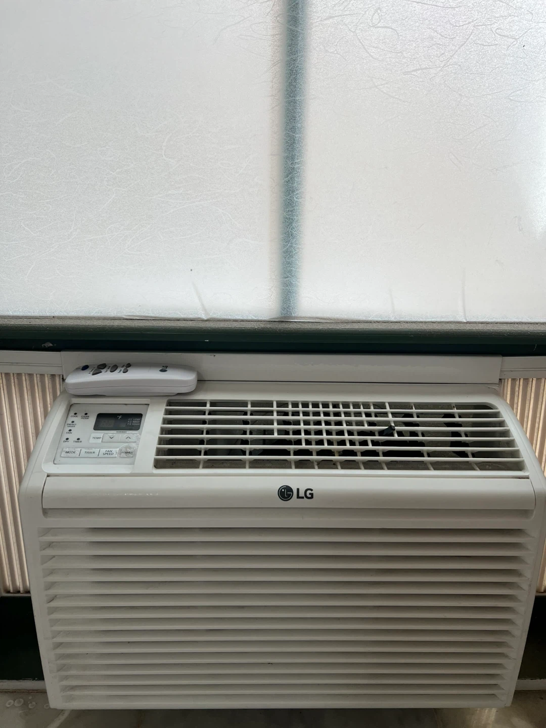 LG Window Air Conditioner with Remote - photo 2