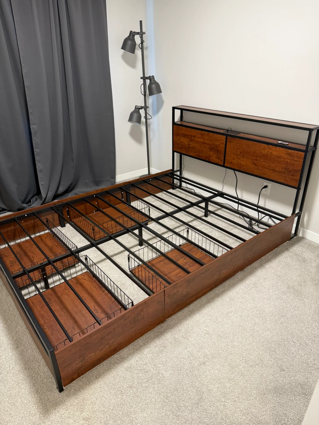 Queen Size Platform Bed Frame with 4 Bedside Drawers