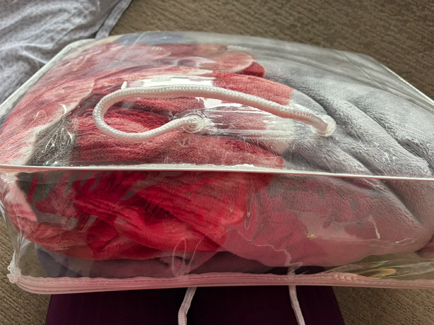 Rong Super Soft 2 Ply Blanket - Brand new Moving out Sale - photo 3