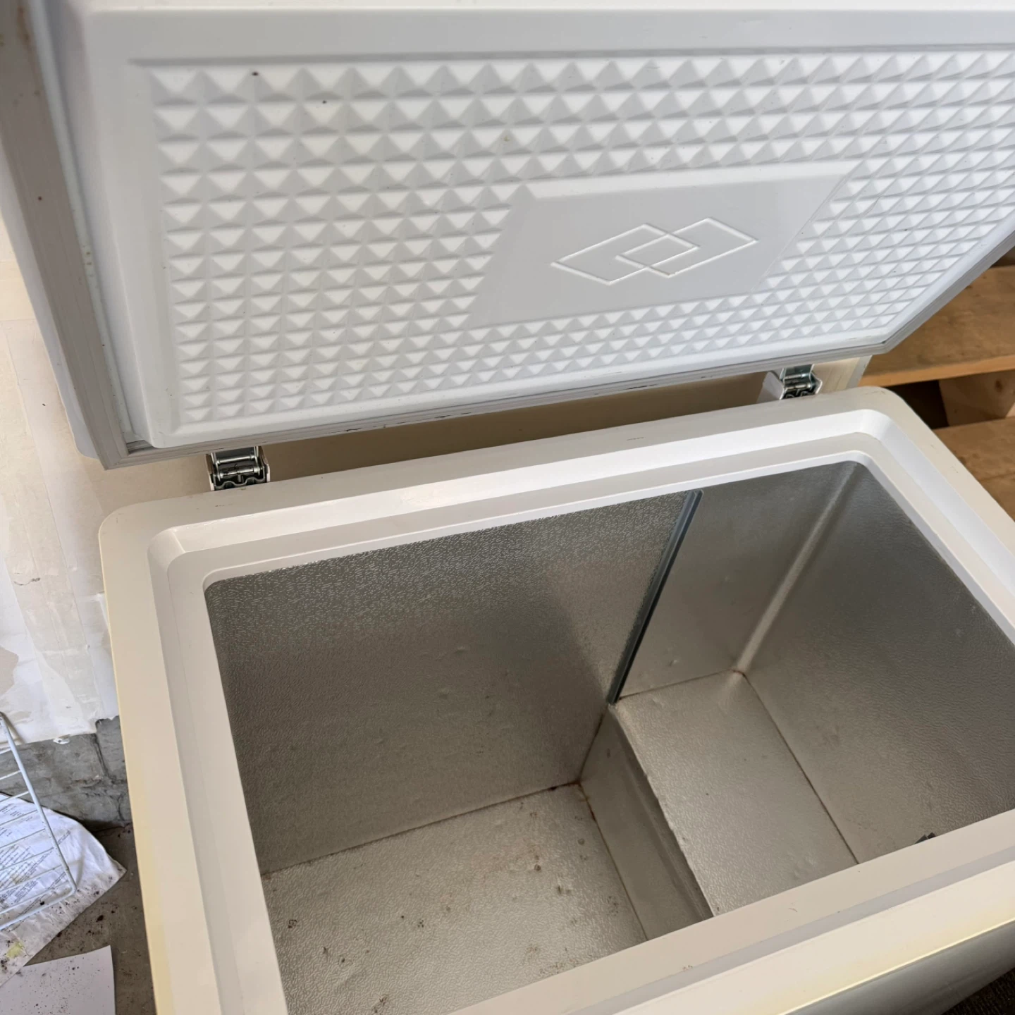 White Chest Freezer - photo 3