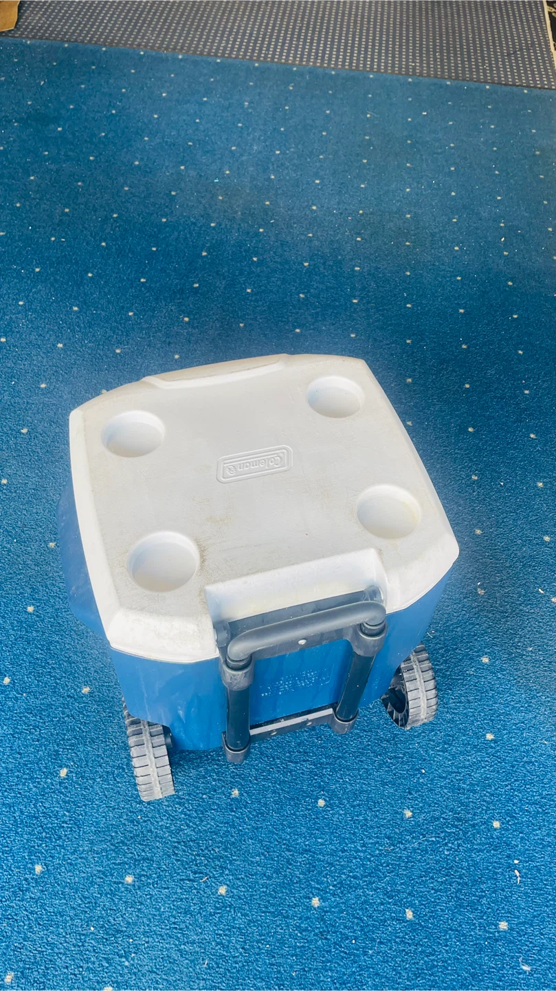 Coleman Rolling Cooler - photo 5