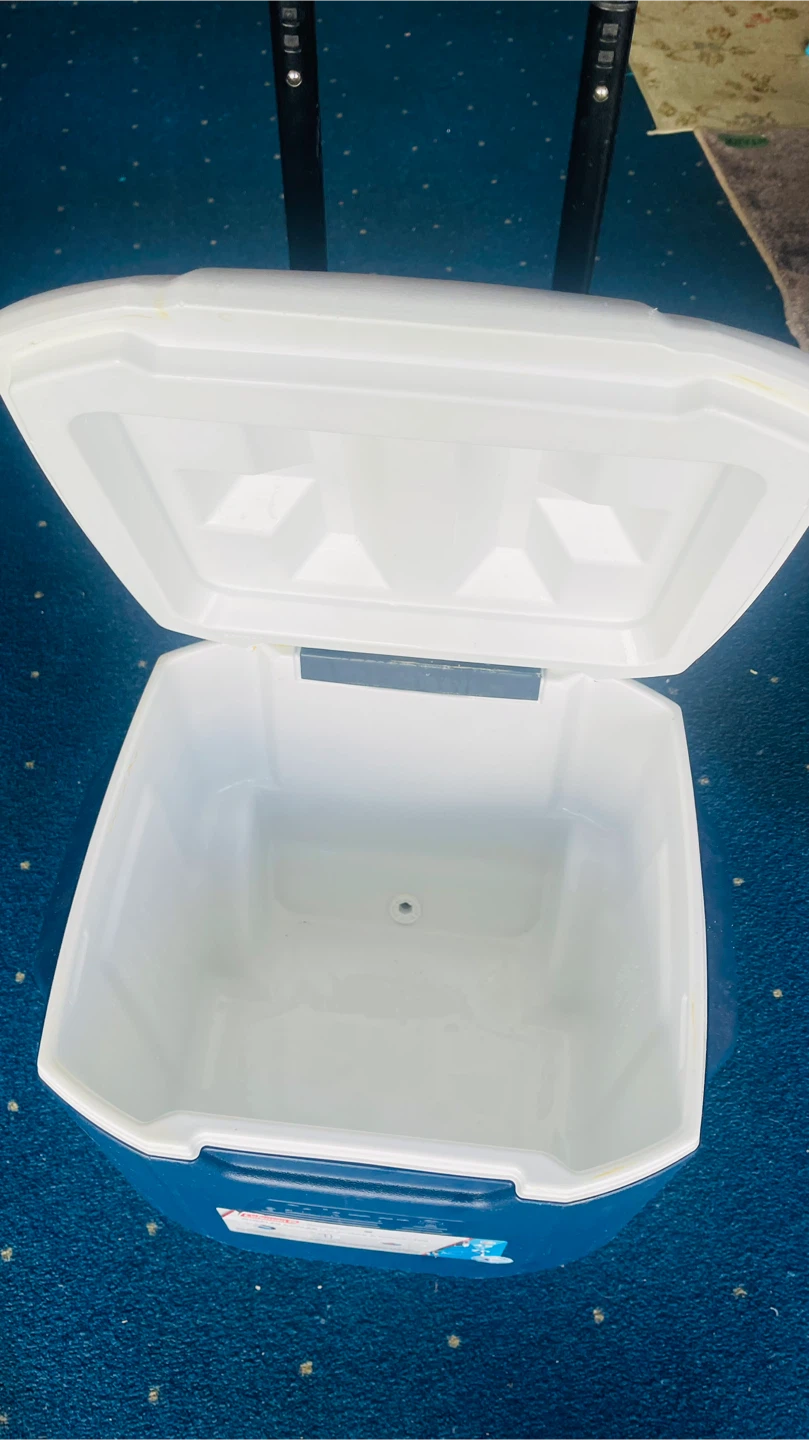 Coleman Rolling Cooler - photo 2