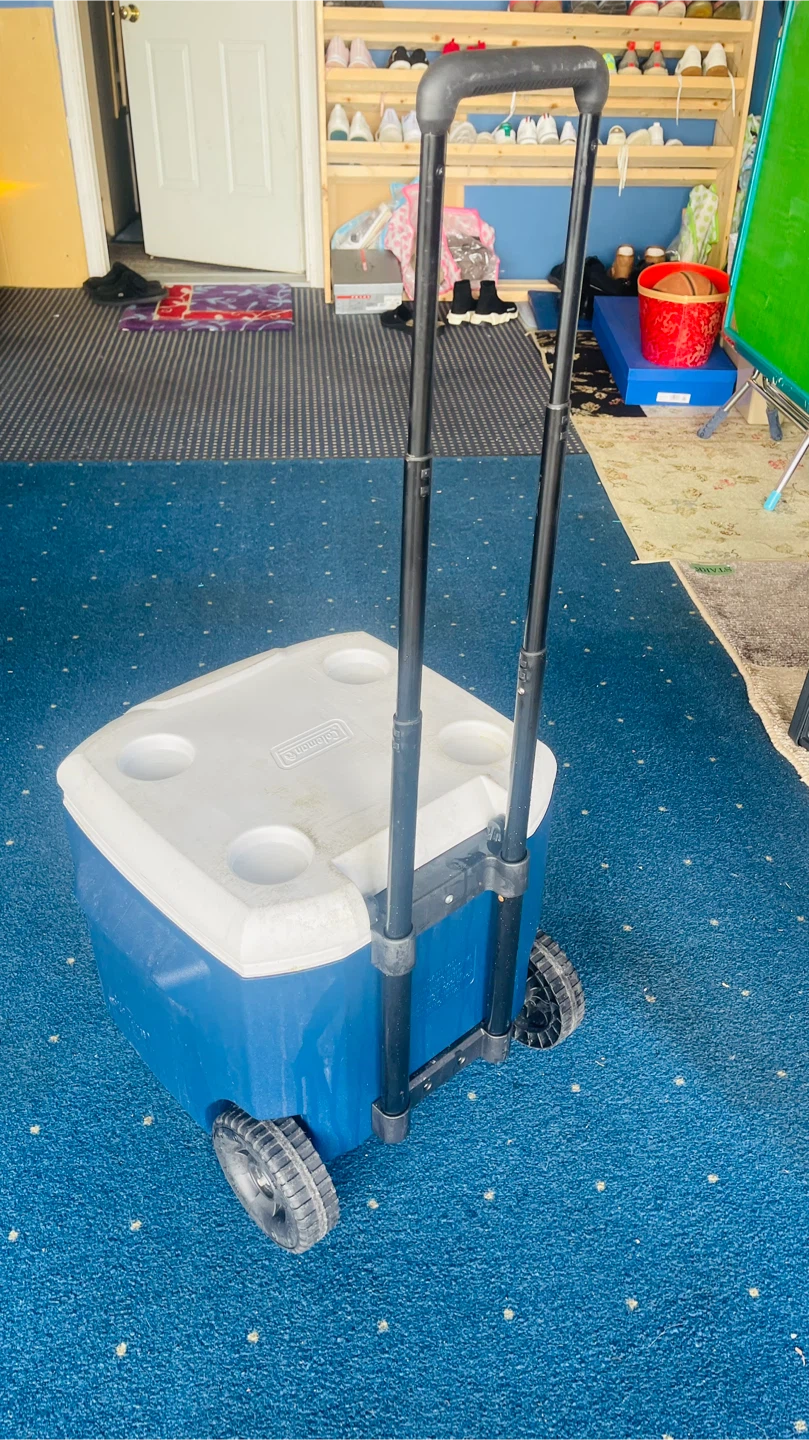 Coleman Rolling Cooler - photo 4