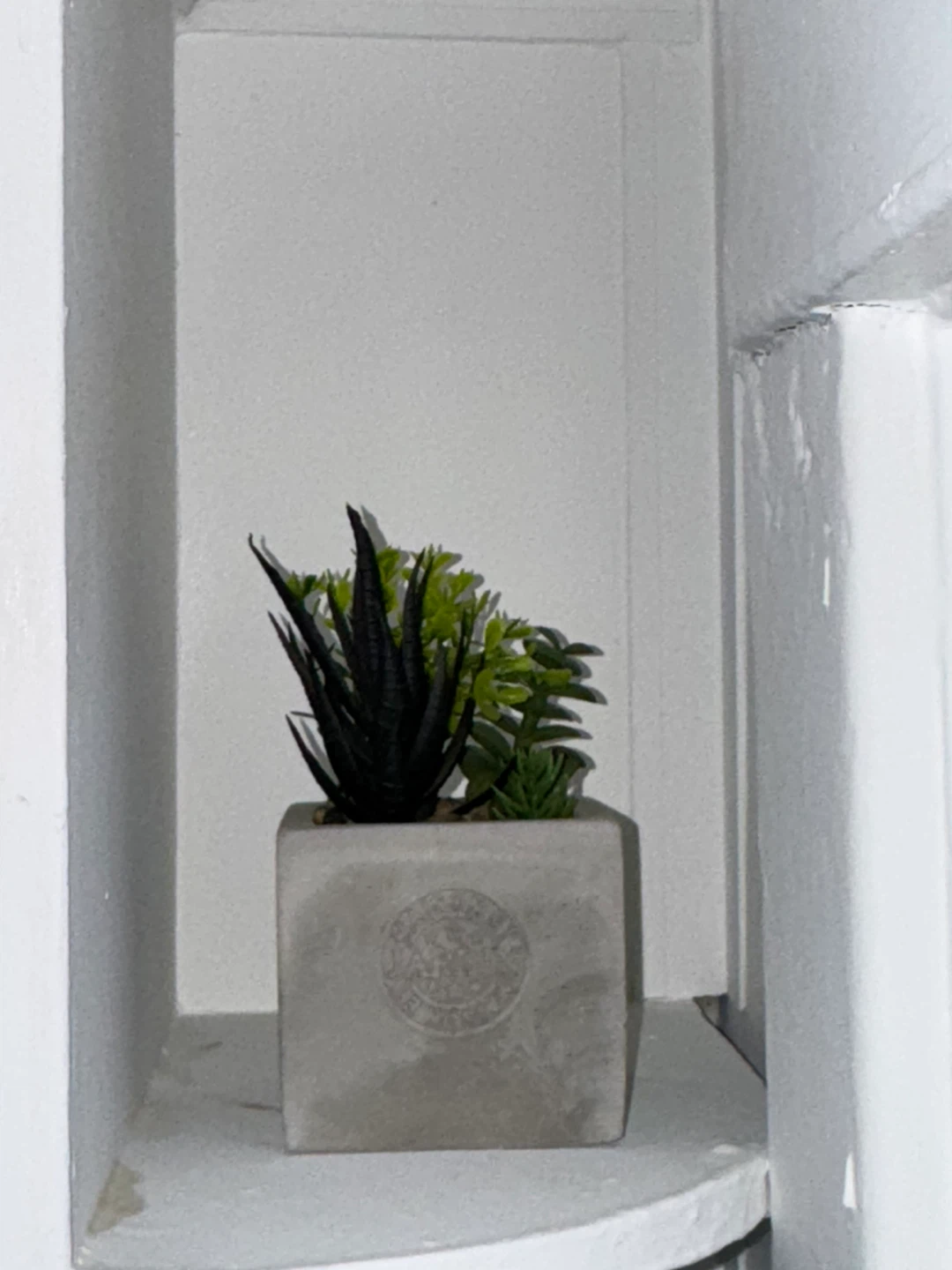 2x Maison et Jardin Faux Succulent Plant in Concrete Pot - photo 5