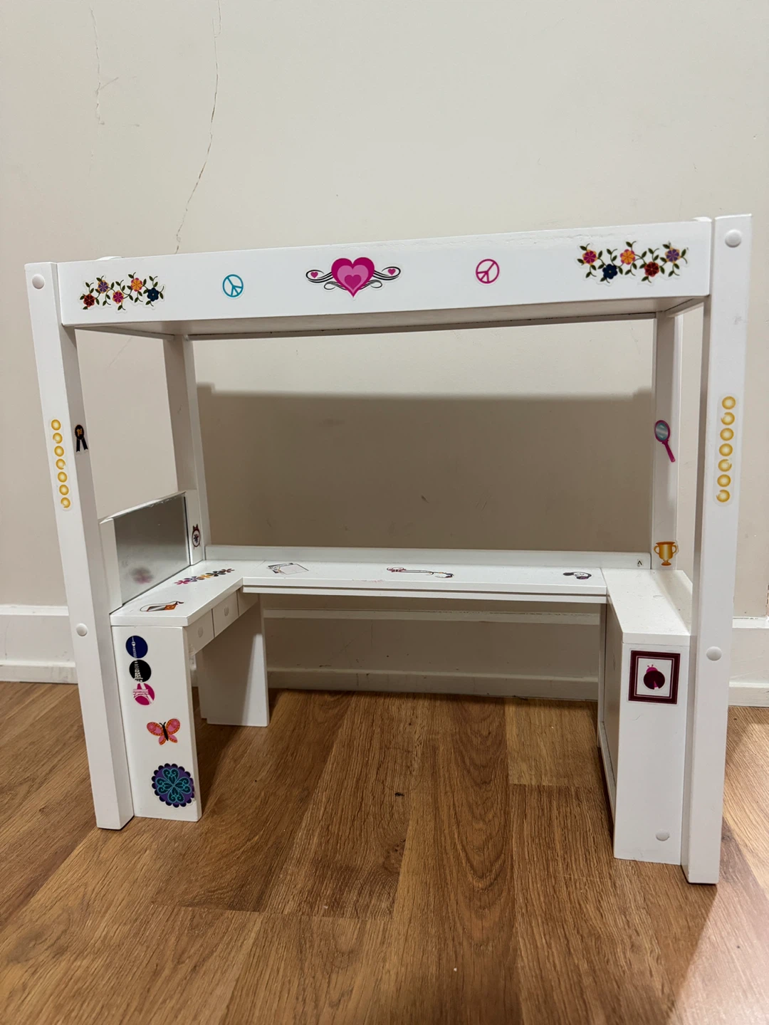 White Table - photo 3