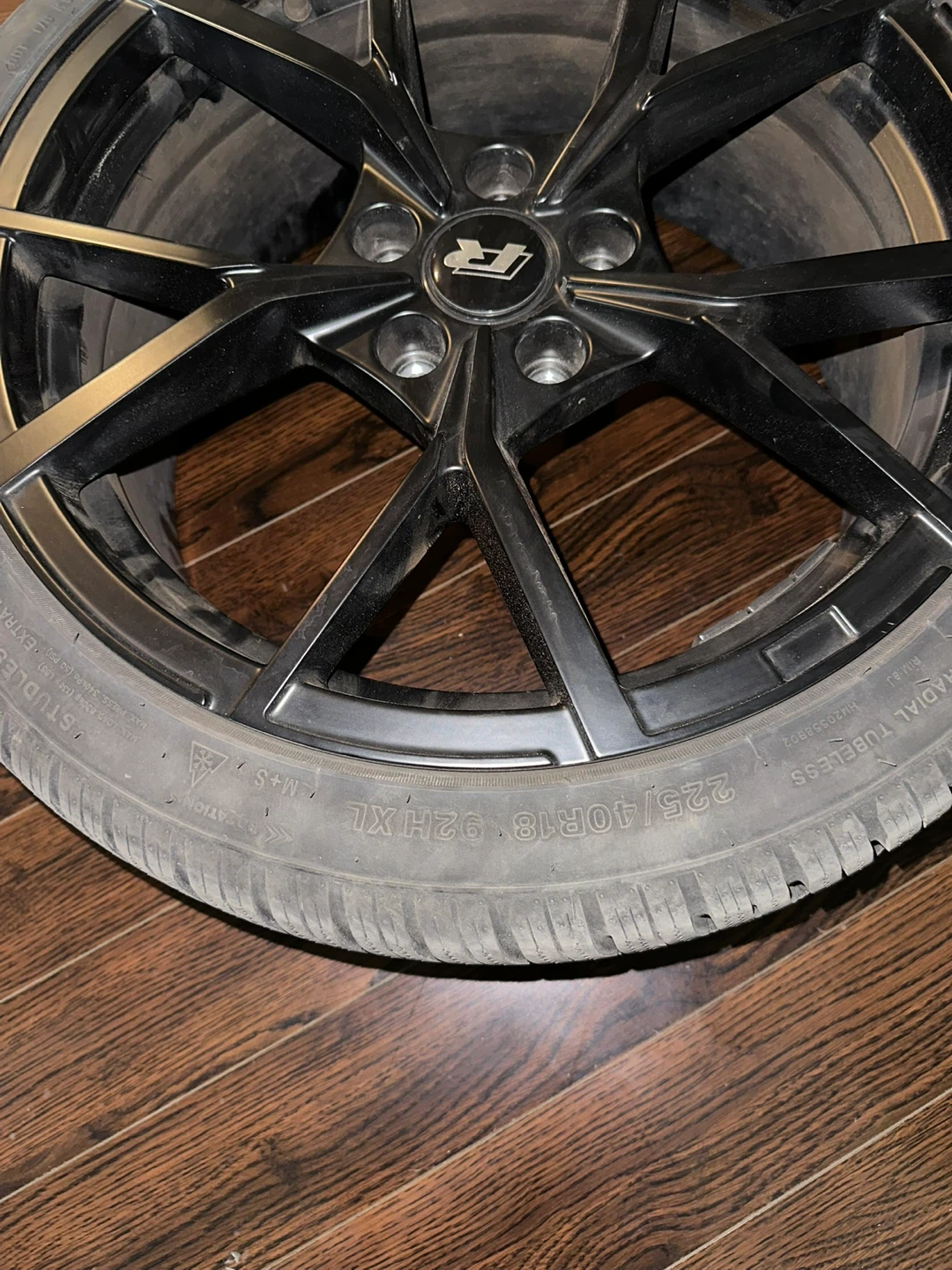 R-Line Winter Tire and Wheel Set - 225/40R18 - photo 3