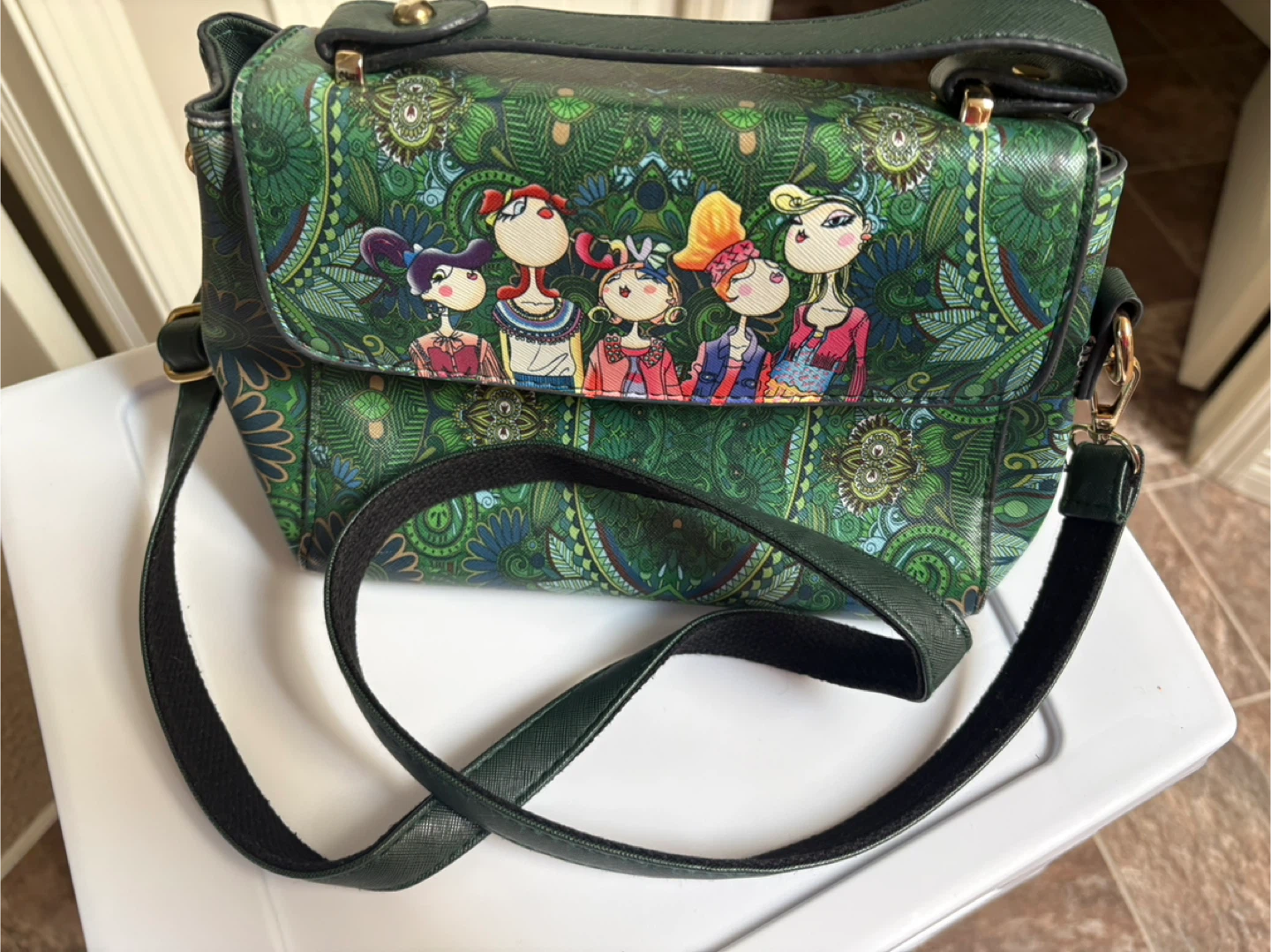 Green Artful Faces Crossbody Handbag - photo 3