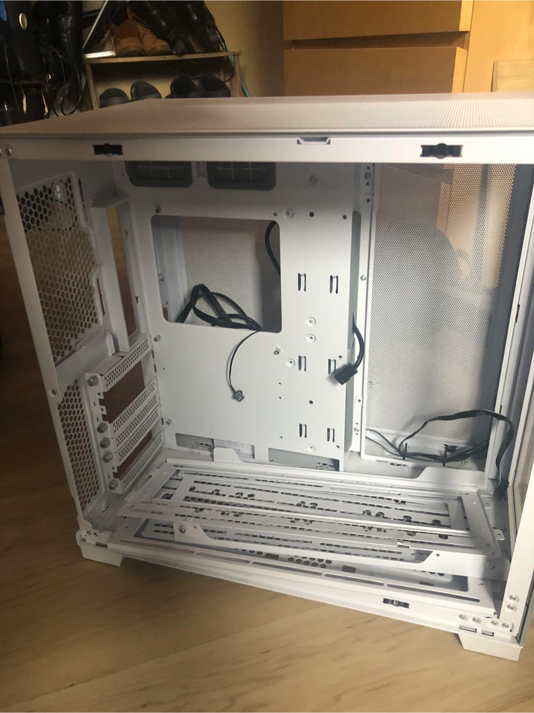 White Lian Li Lancool III PC Case - photo 4