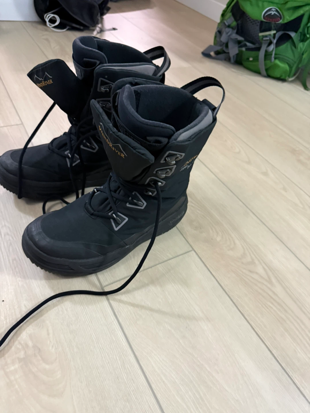 WindRiver Black Winter Boots