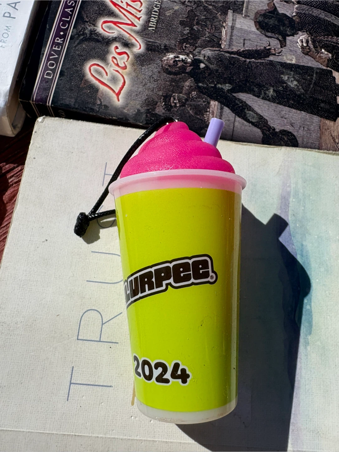 7-Eleven Slurpee Keychain 2024 - photo 2