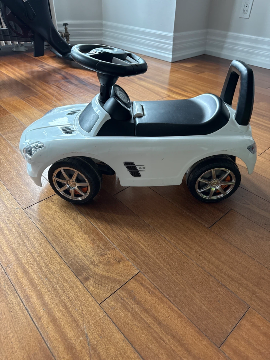 White Mercedes-Benz Ride-On Car for Kids - photo 2