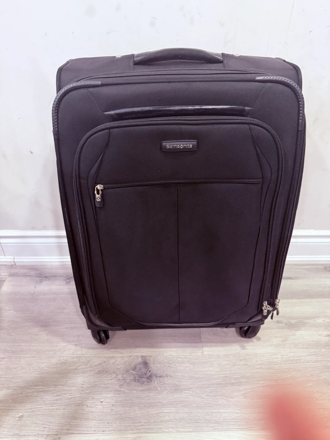 Black Samsonite Rolling Suitcase - photo 2