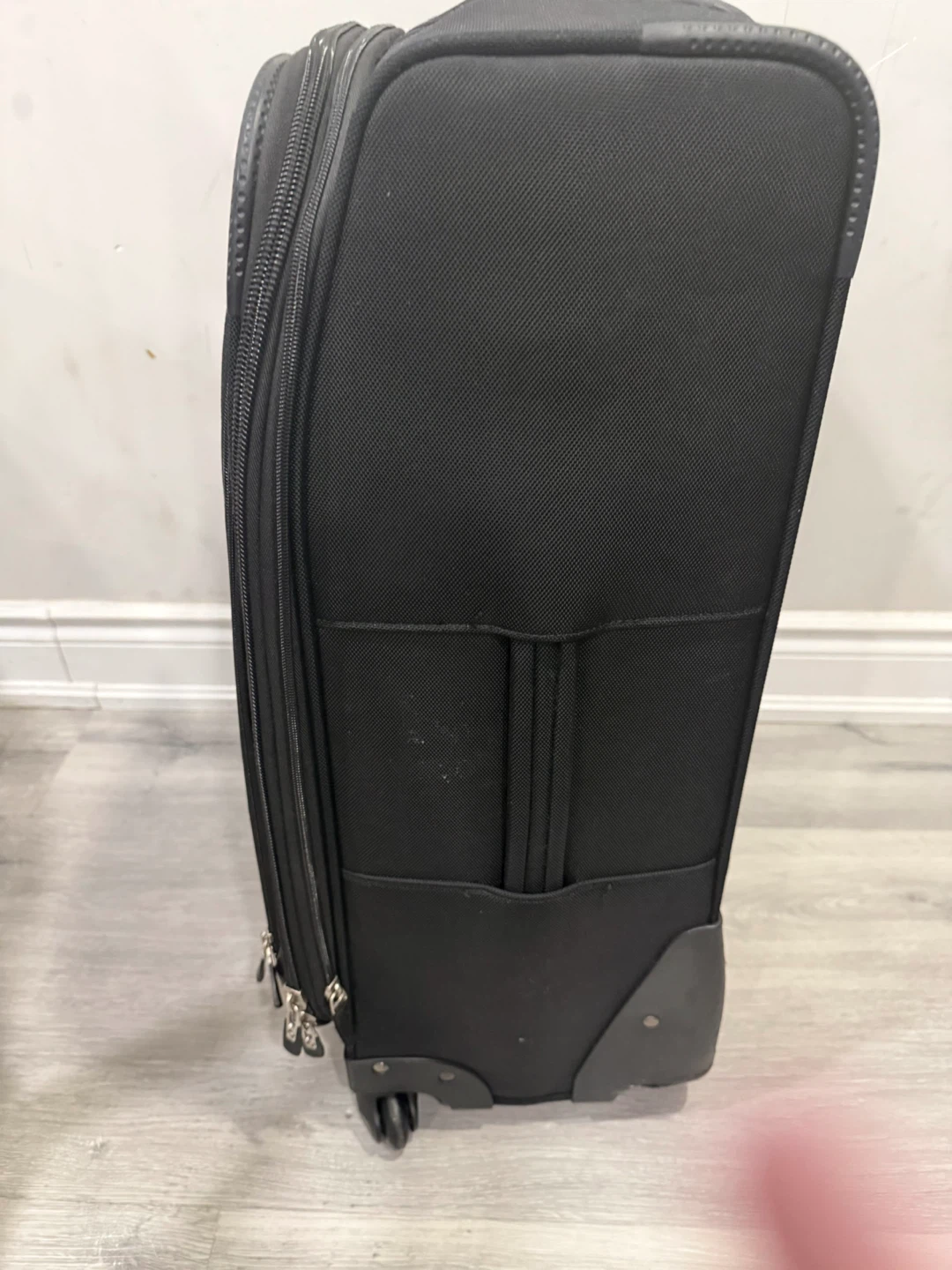 Black Samsonite Rolling Suitcase - photo 4