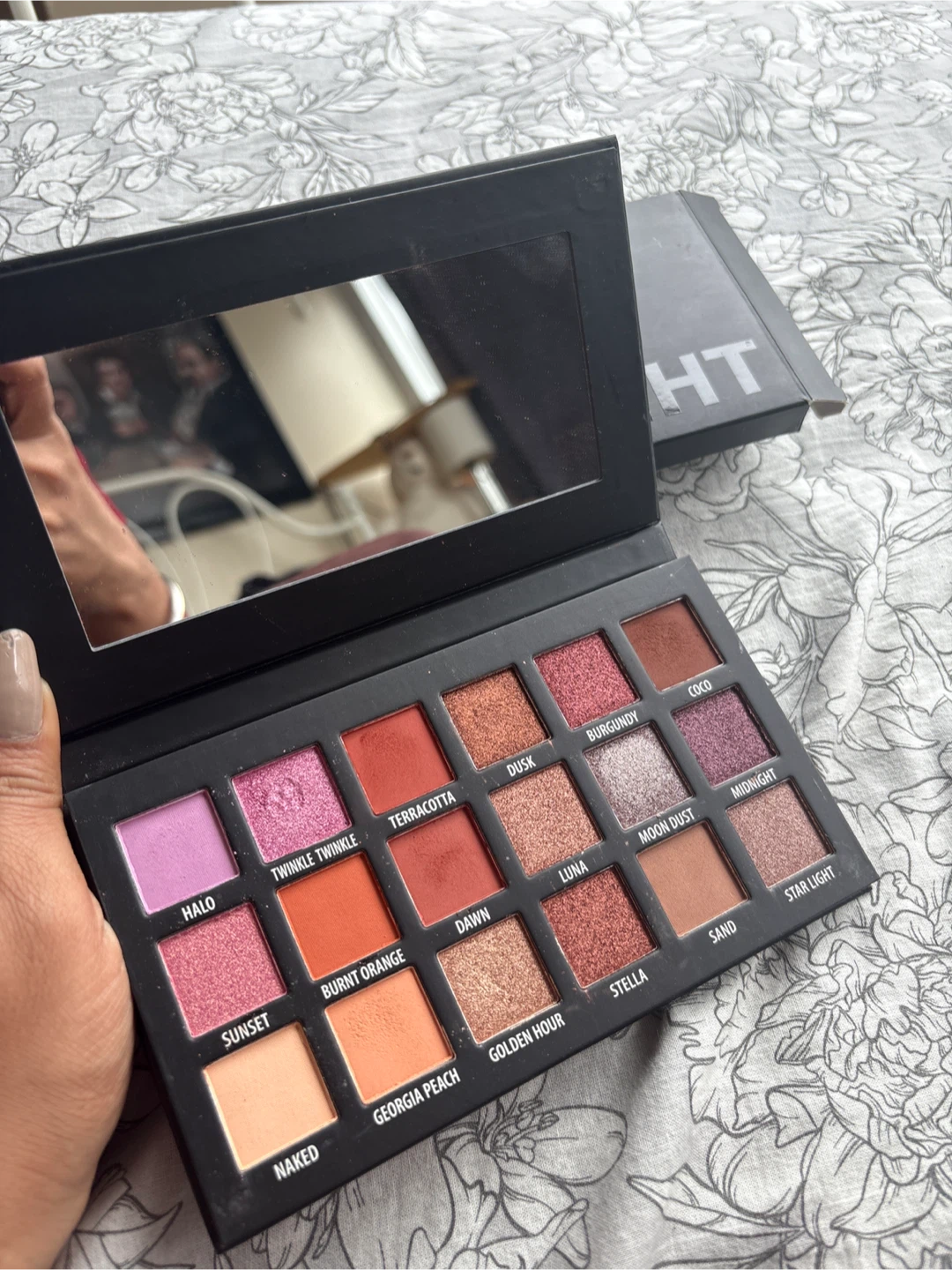 KAB Cosmetics Day + Night Eyeshadow Palette - photo 3