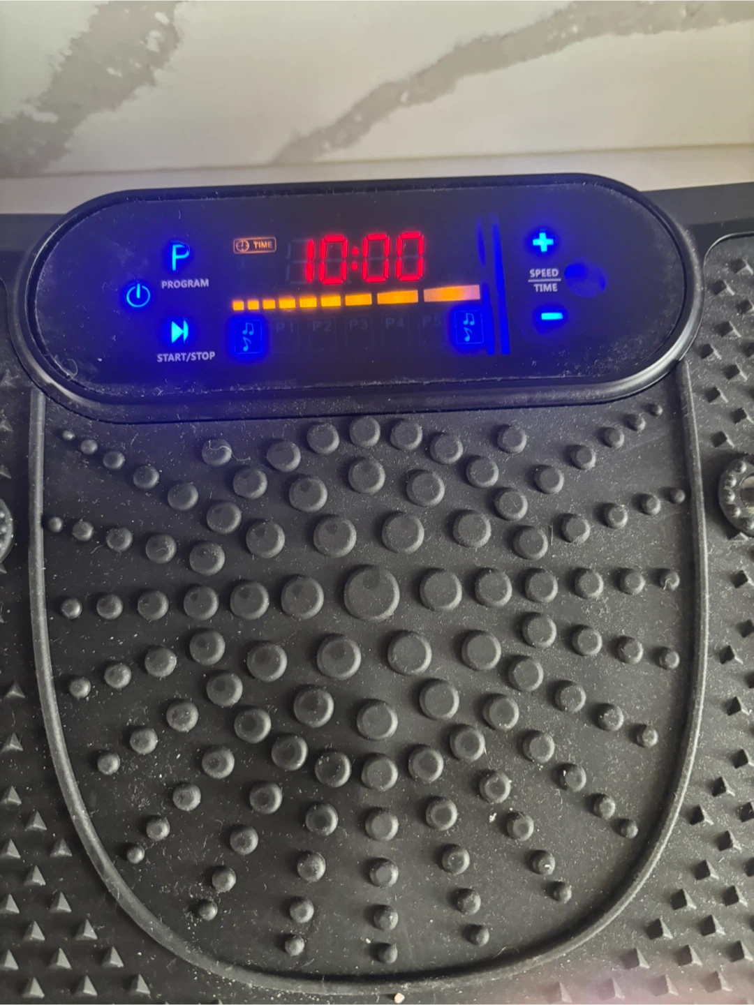 AXV Vibration Plate Machine - photo 3