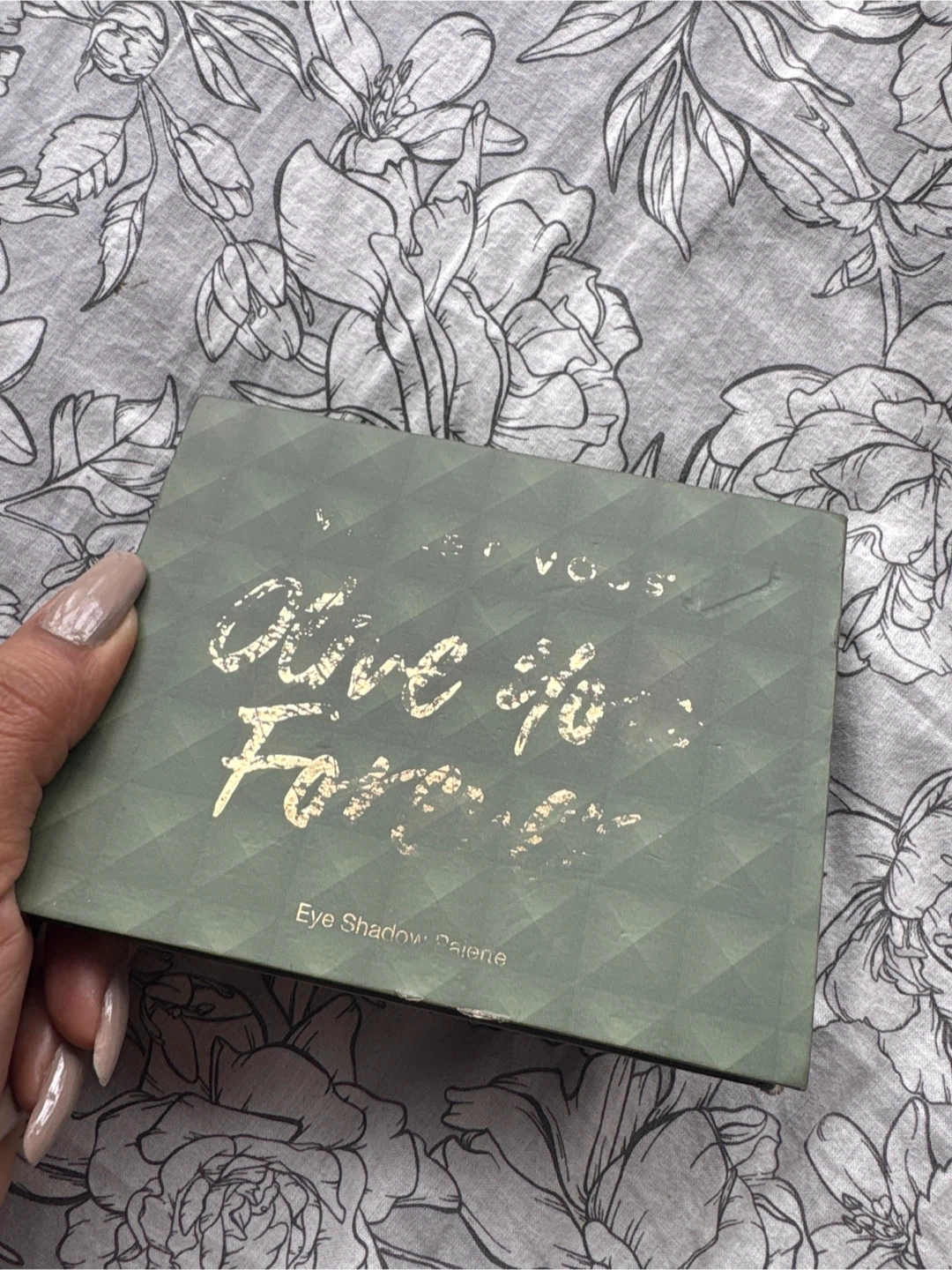 Violet Voss "olive you Forever" Eye Shadow Palette