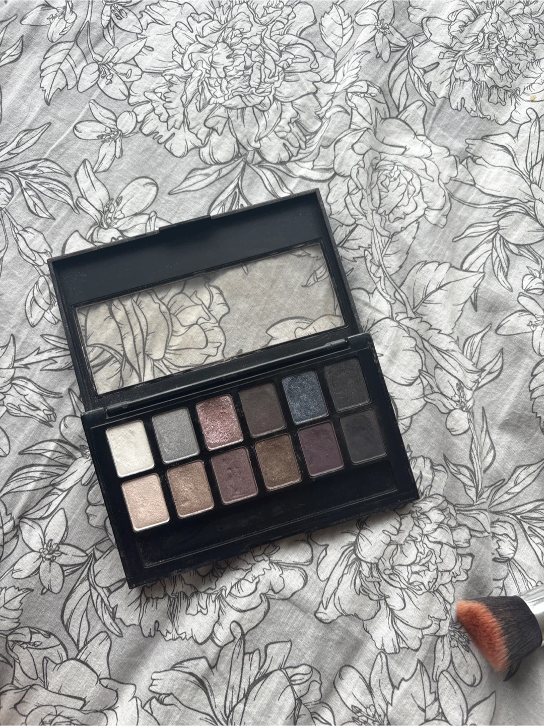 Maybelline The Nudes Eyeshadow Palette