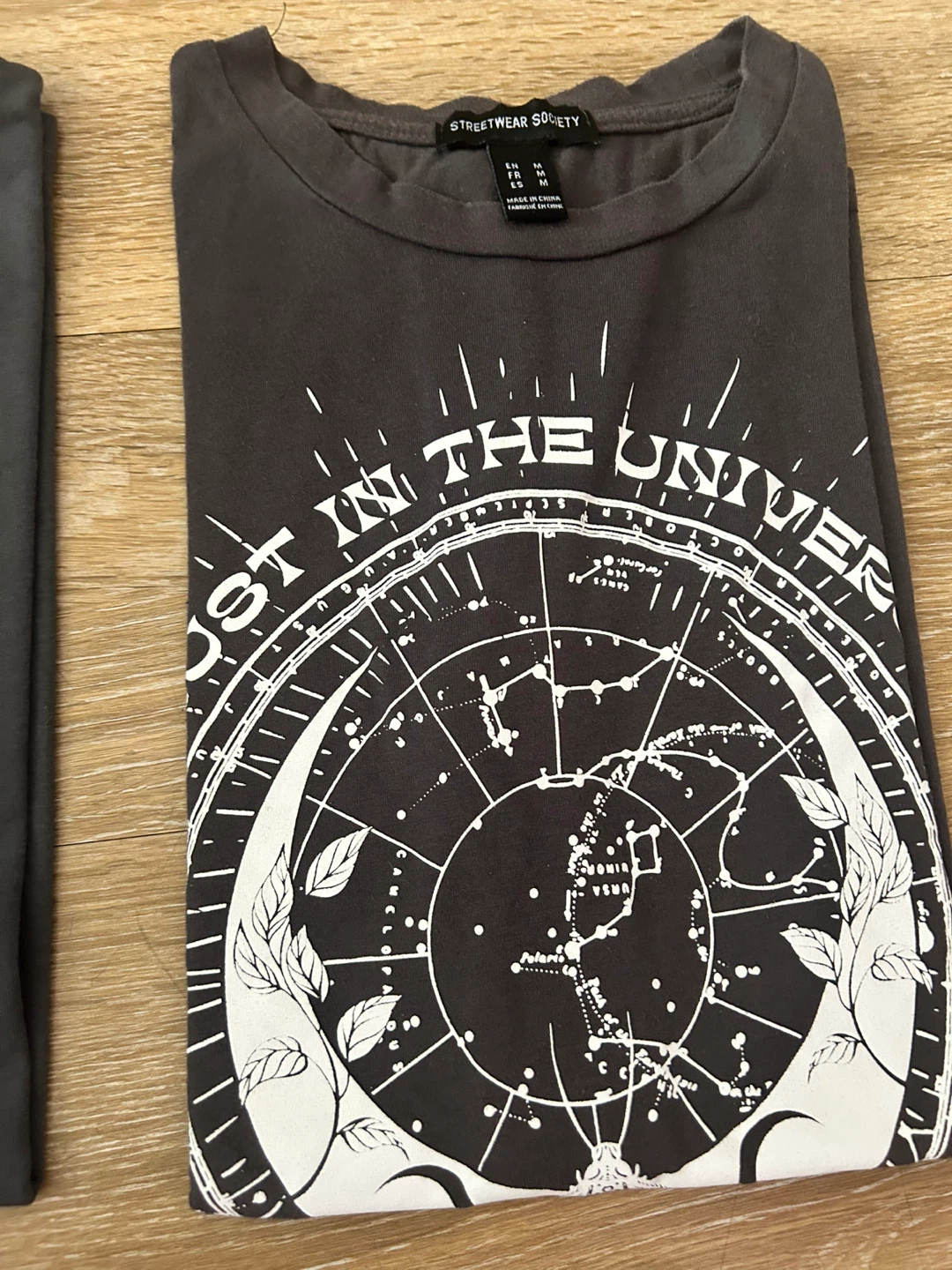Bundle of 4 graphic t-shirts - photo 2