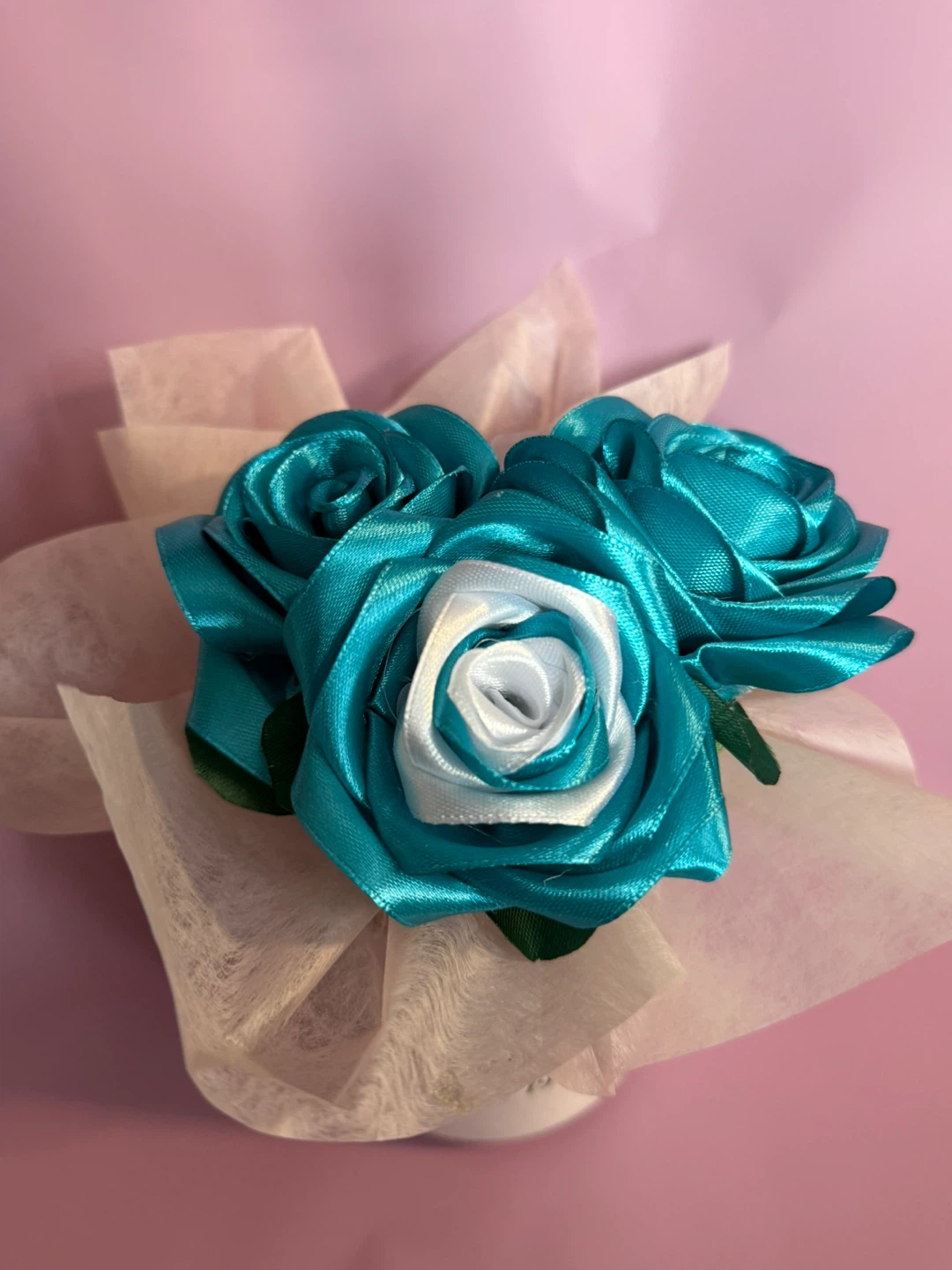 Decorative Artificial Roses with "Mom, Love You" Ribbon