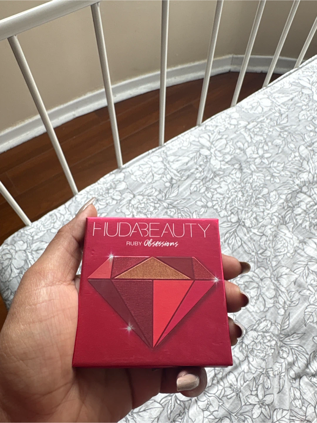 HUDA BEAUTY Ruby Obsessions Eyeshadow Palette