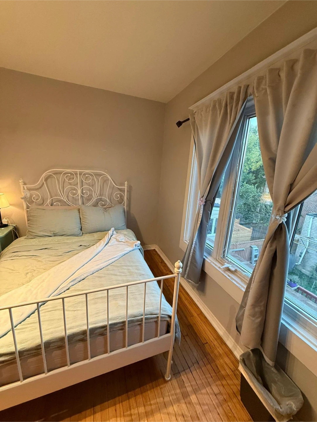 Bright Private Room for Rent - photo 3