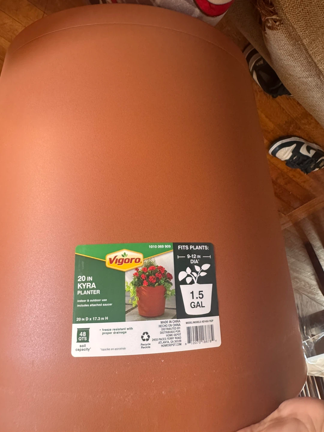 Vigoro 20 in. Kyra Planter large planter