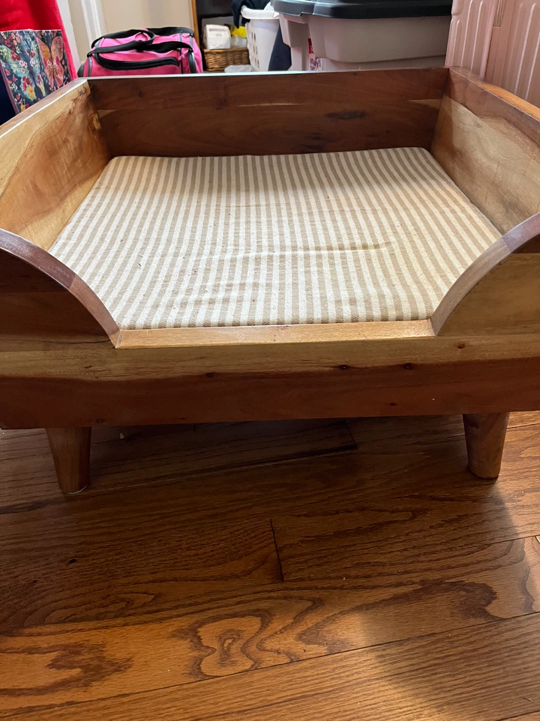 Wooden pet bed with striped cushion - photo 2