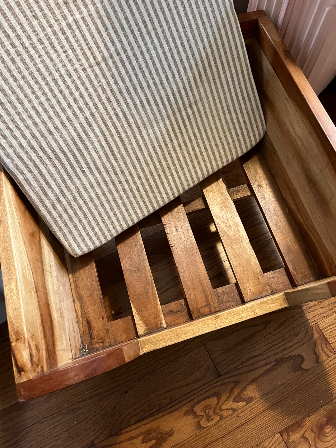 Wooden pet bed with striped cushion - photo 4