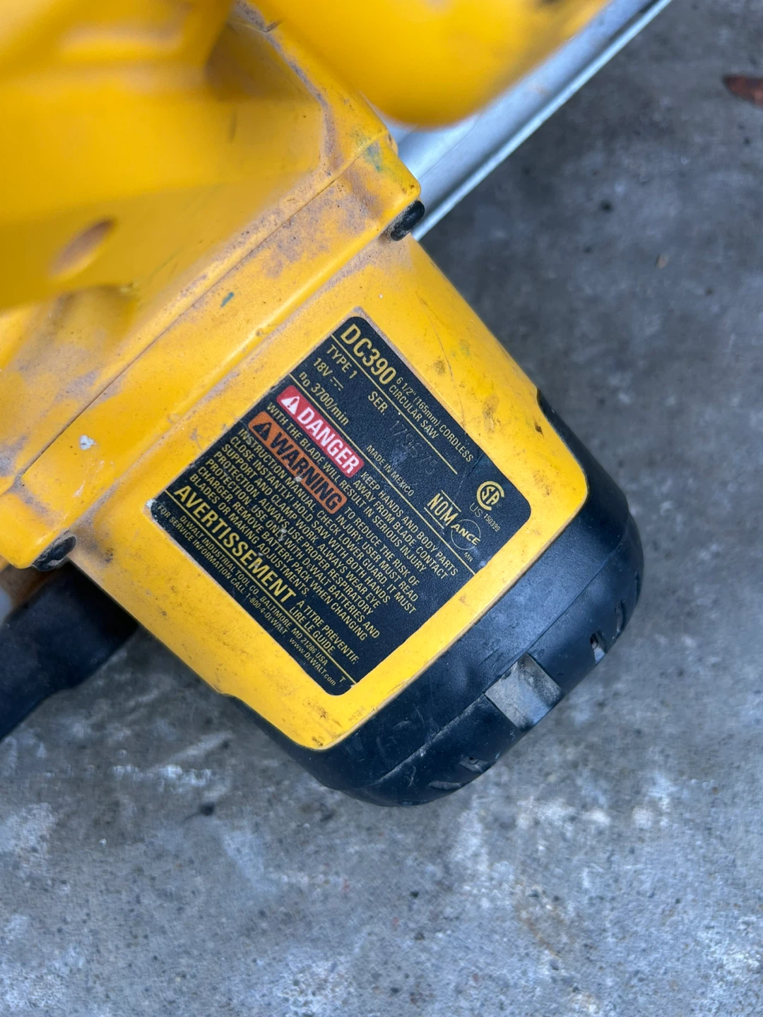 DeWalt DC390 18V 6 1/2" Cordless Circular Saw - photo 5