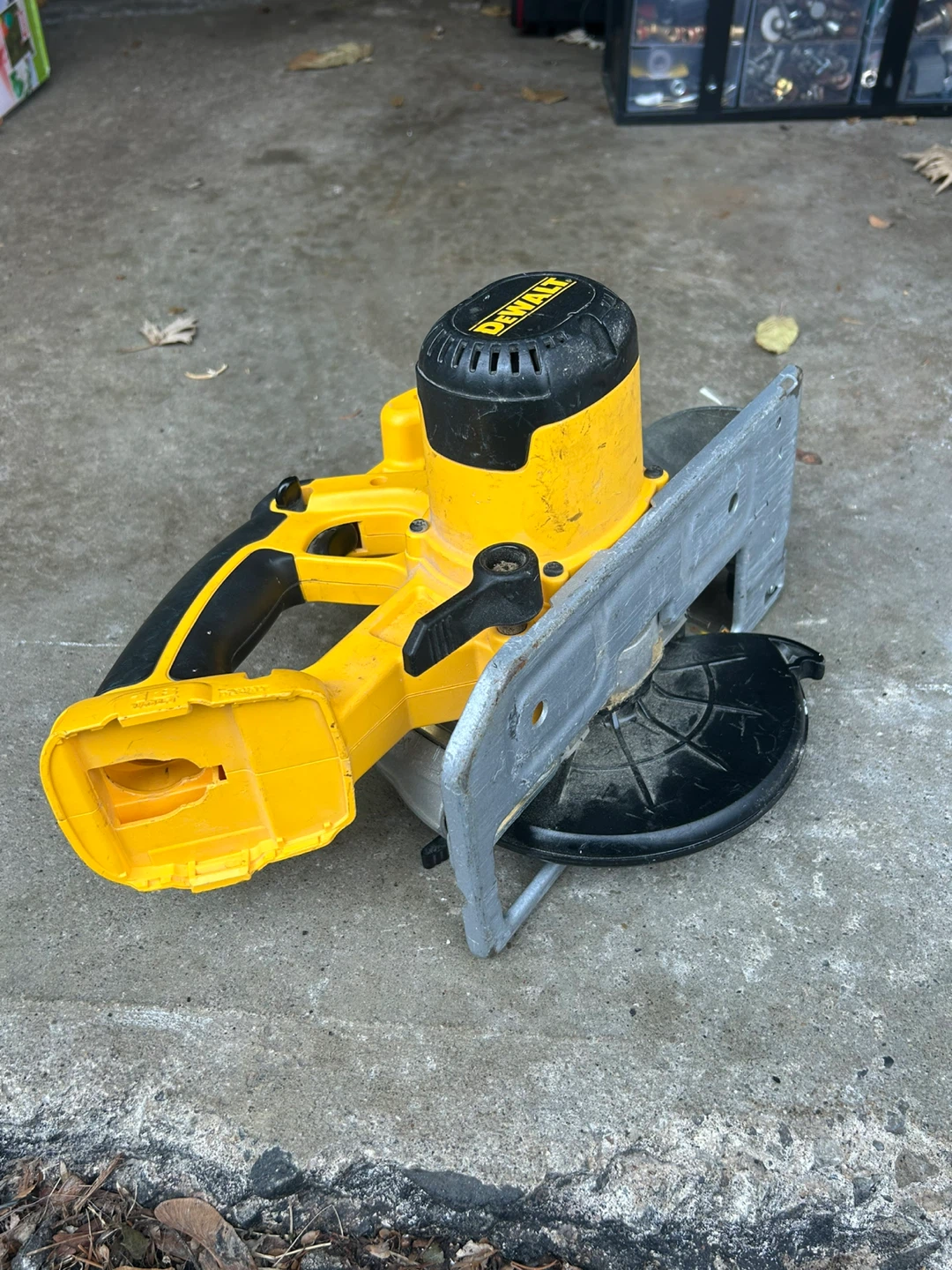 DeWalt DC390 18V 6 1/2" Cordless Circular Saw - photo 3