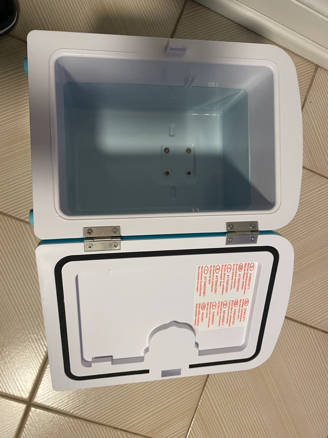 Chefman ICEMAN Mini Fridge - photo 3