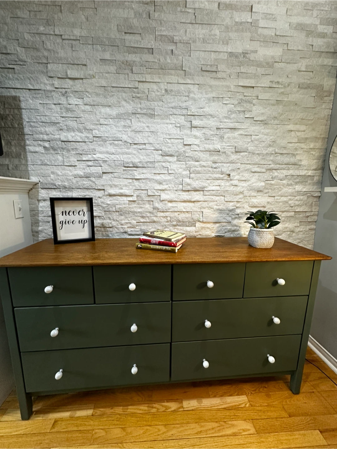 Green Dresser with 8 Drawers - photo 3