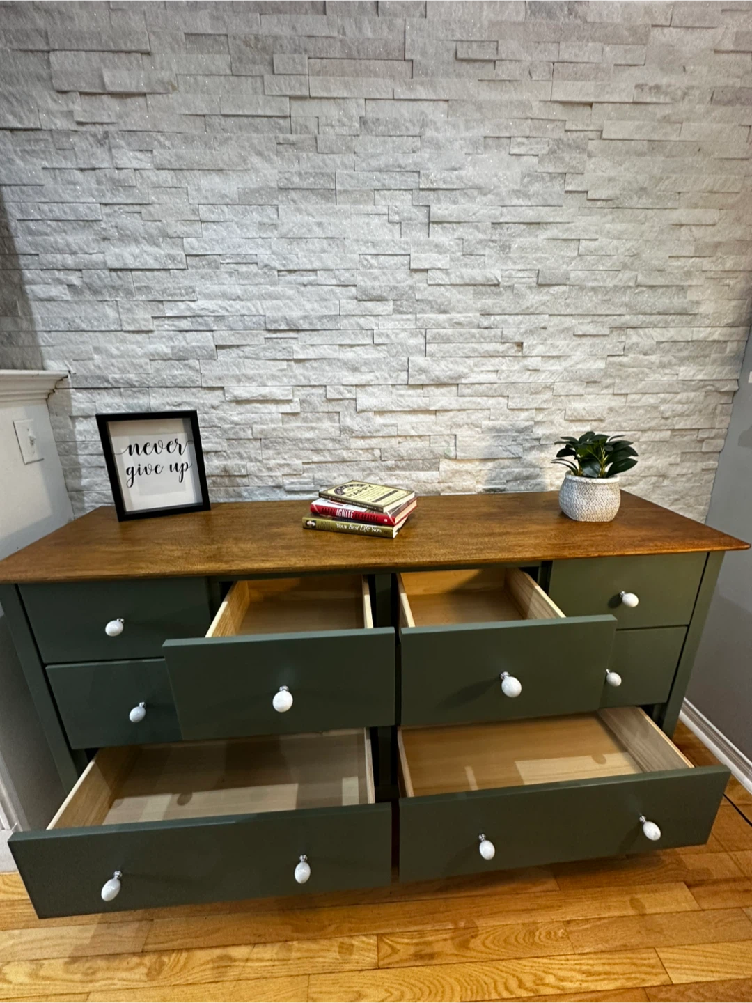 Green Dresser with 8 Drawers - photo 2
