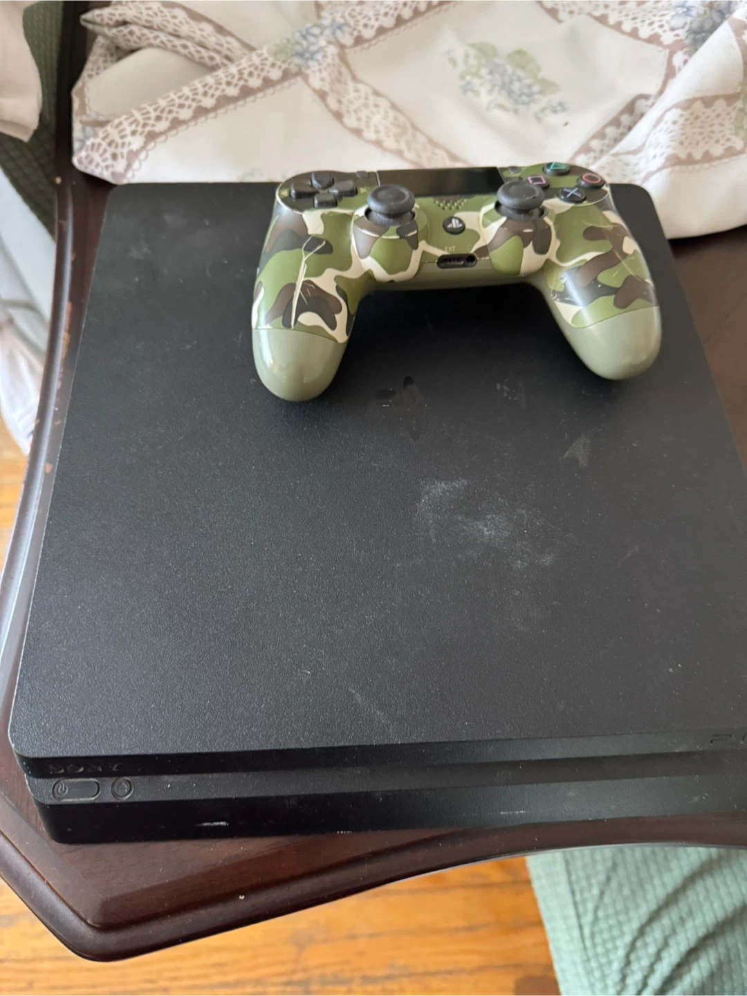 PS4 slim 1Tb