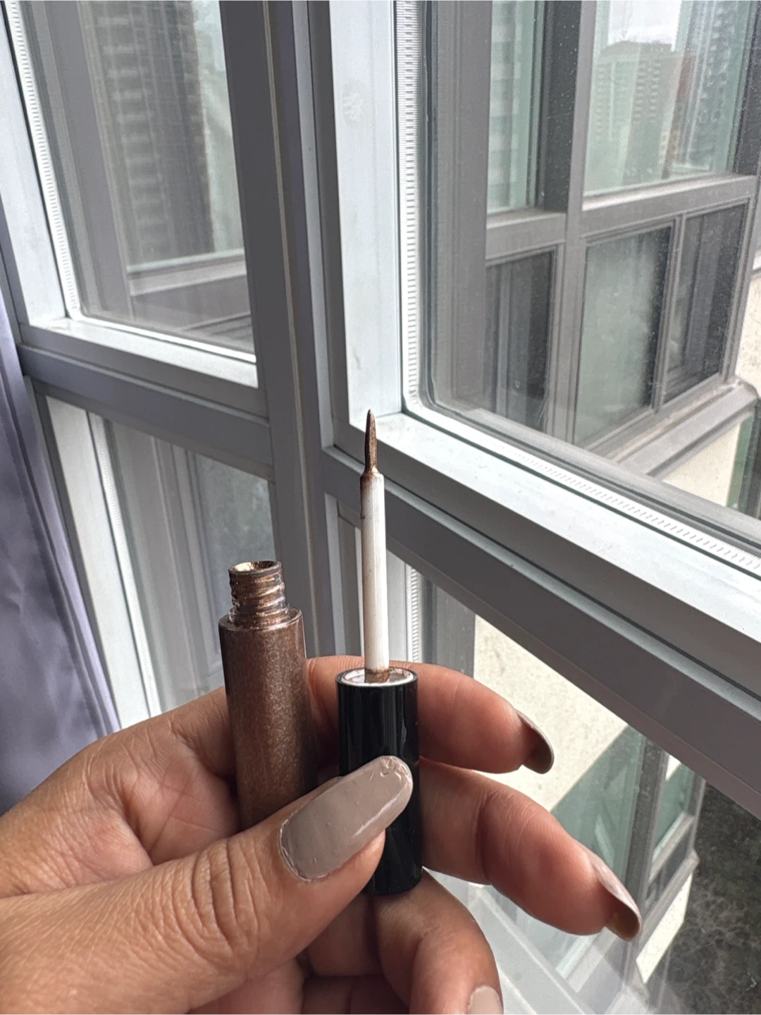 HILARYRHODA Liquid Glitter Eyeliner - photo 2