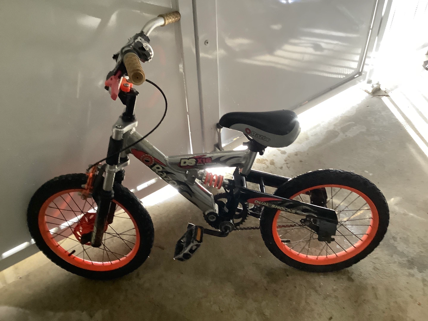 Razor Dual Shocks Kids Bike