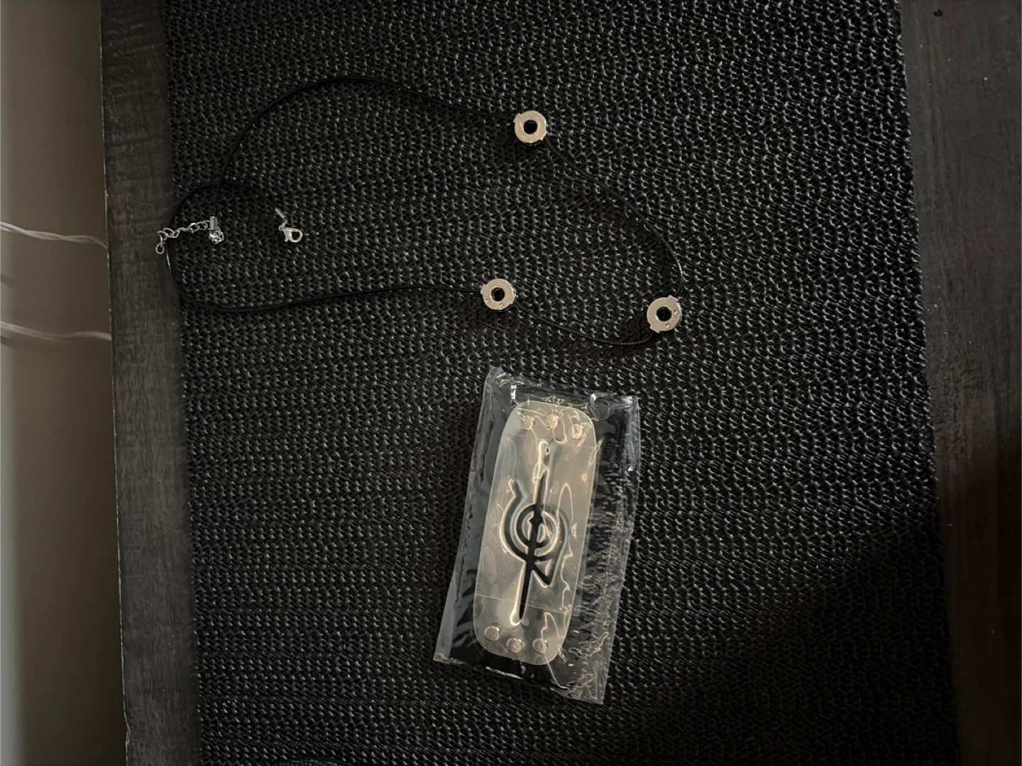 Akatsuki Robe with Headband, Necklace, Ring, and Kunai - photo 2