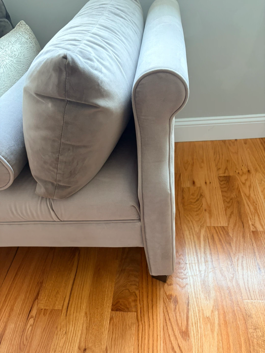 Tufted Chaise Lounge with Pillows - photo 5