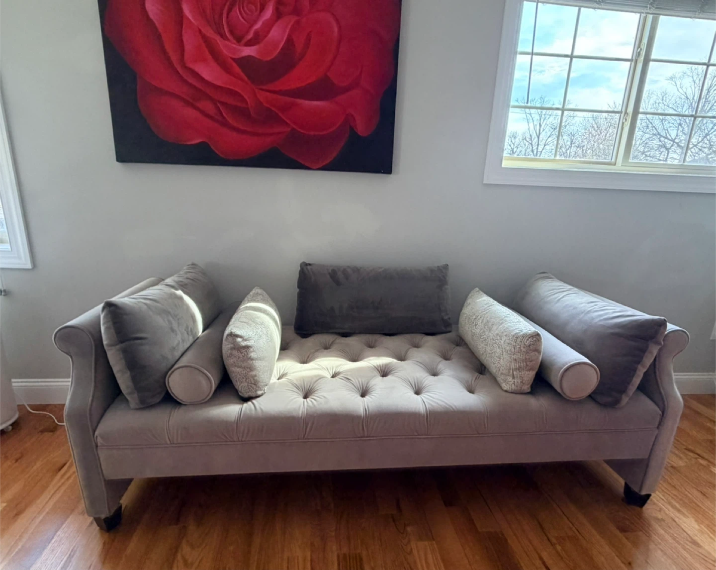 Tufted Chaise Lounge with Pillows