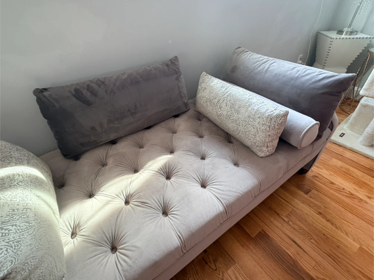 Tufted Chaise Lounge with Pillows - photo 3