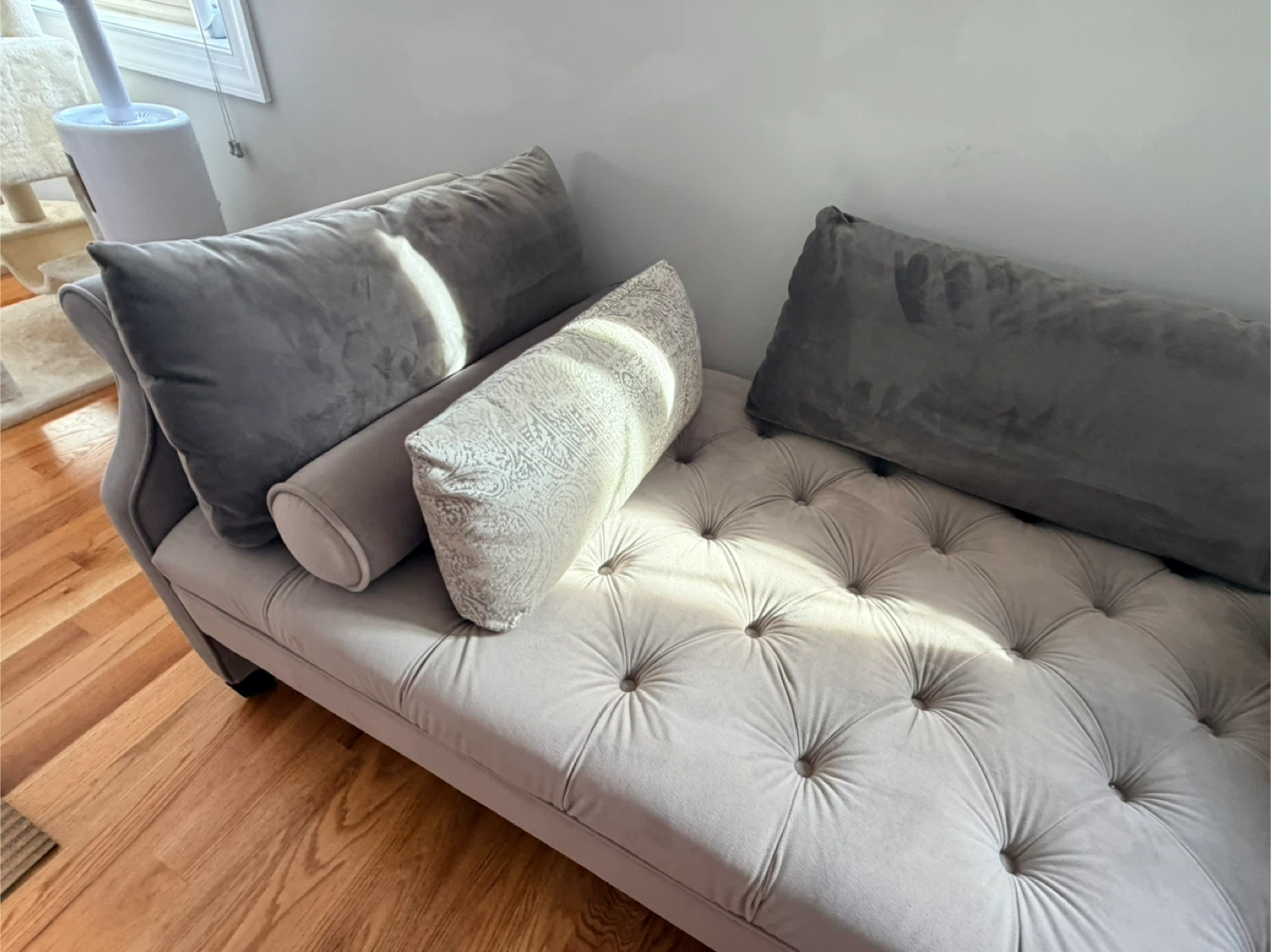 Tufted Chaise Lounge with Pillows - photo 2