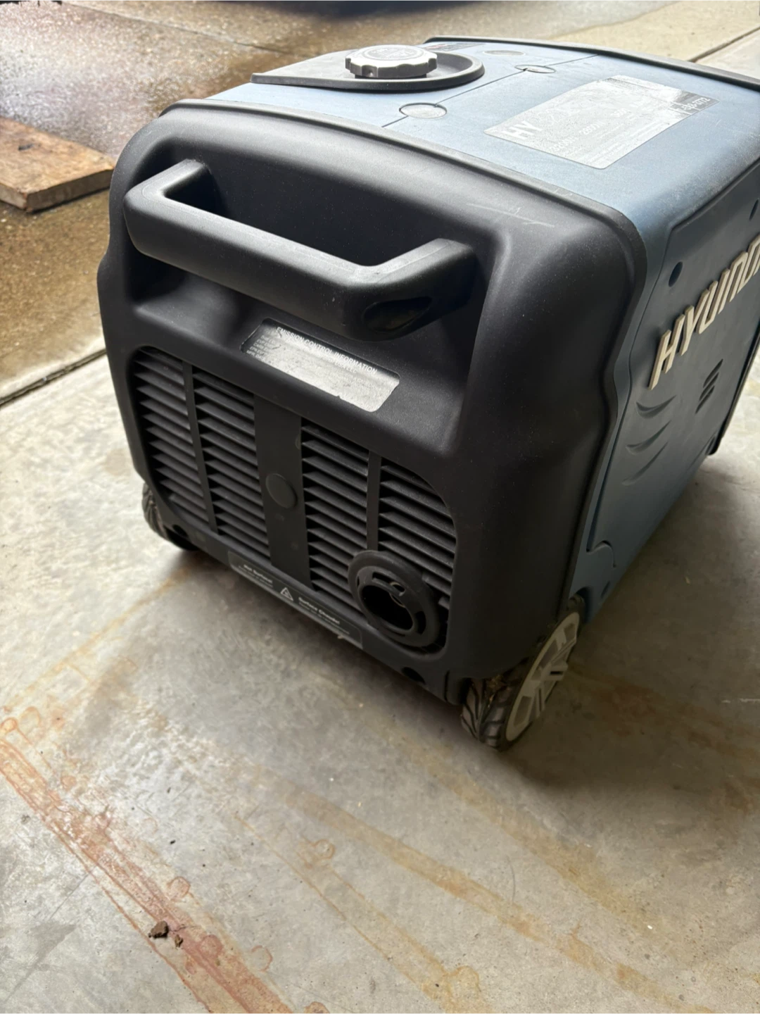 Hyundai HY3200 3200W Portable Inverter Generator - photo 4